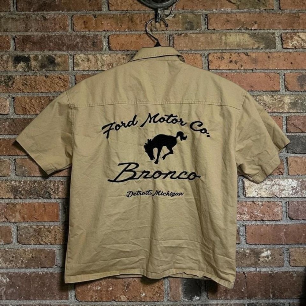 Retro style Ford Bronco Detroit Michigan Tee Americana Workwear Graphic